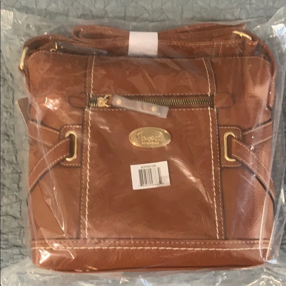 B.o.c. “Parkplace” bag in saddle leather. NWT